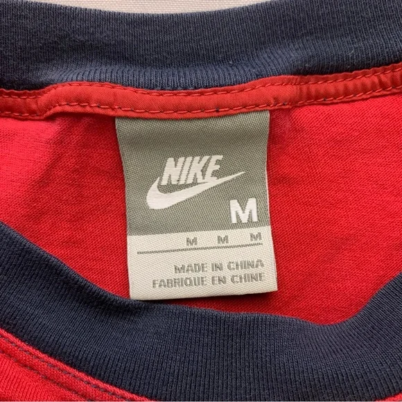 Nike Sportswear Womens T-shirt‎ Beaverton, OR size M - Picture 3 of 7